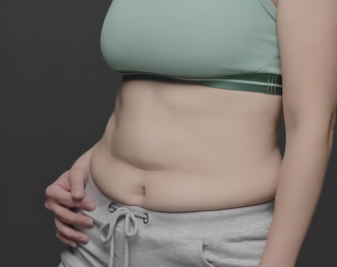 白色修身显瘦冬季裤子穿搭,冬季又显瘦又百搭的女士裤子