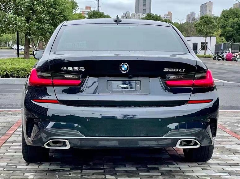 宝马3系和5系哪个更值得买,宝马3系曜夜版好还是5系好