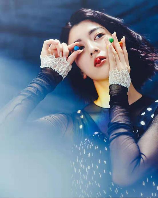 周杰伦三吉彩花真人照片,三吉彩花出演了周杰伦哪部mv