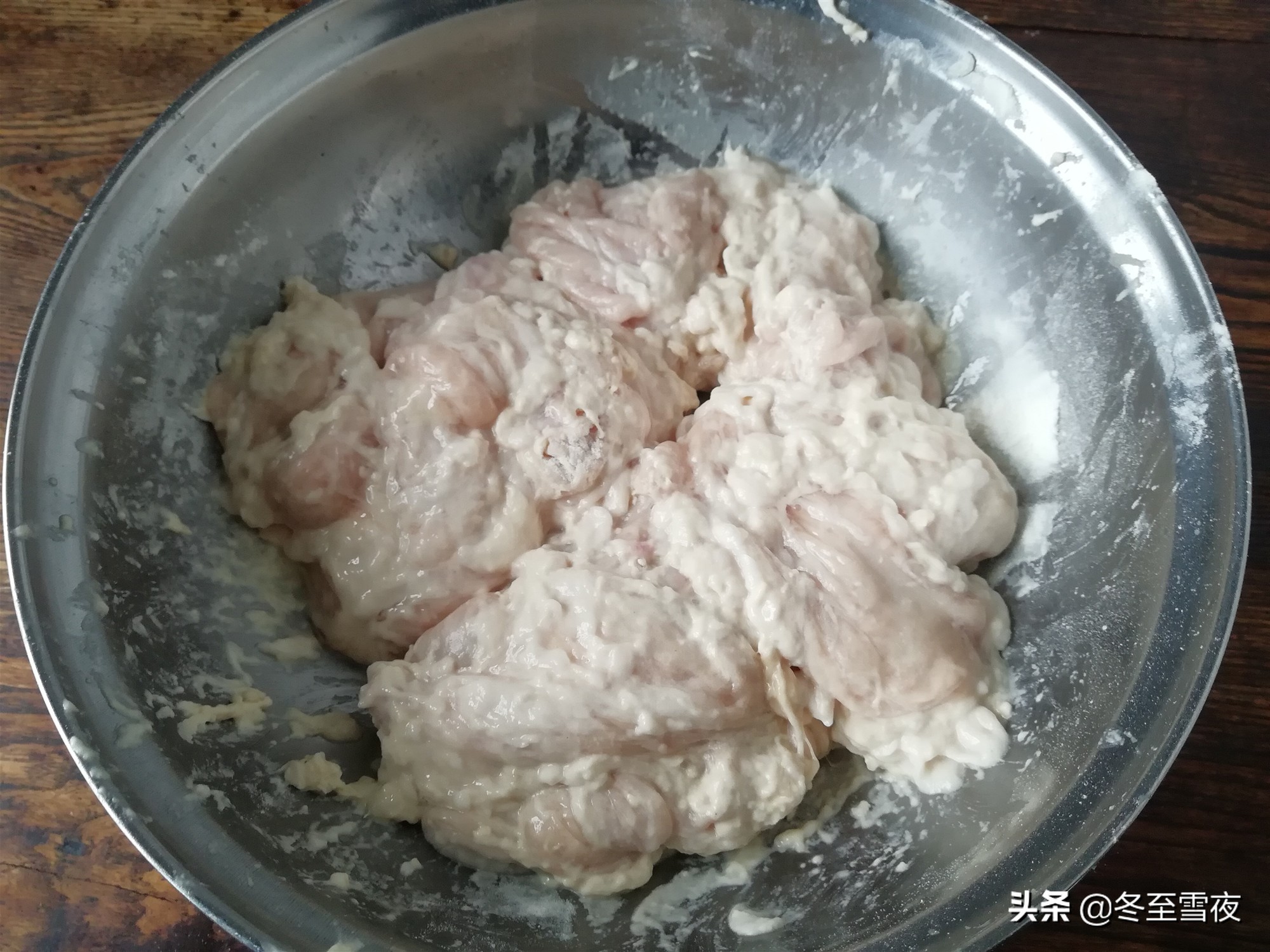 洗肥肠的方法小视频,清洗肥肠半透明小窍门