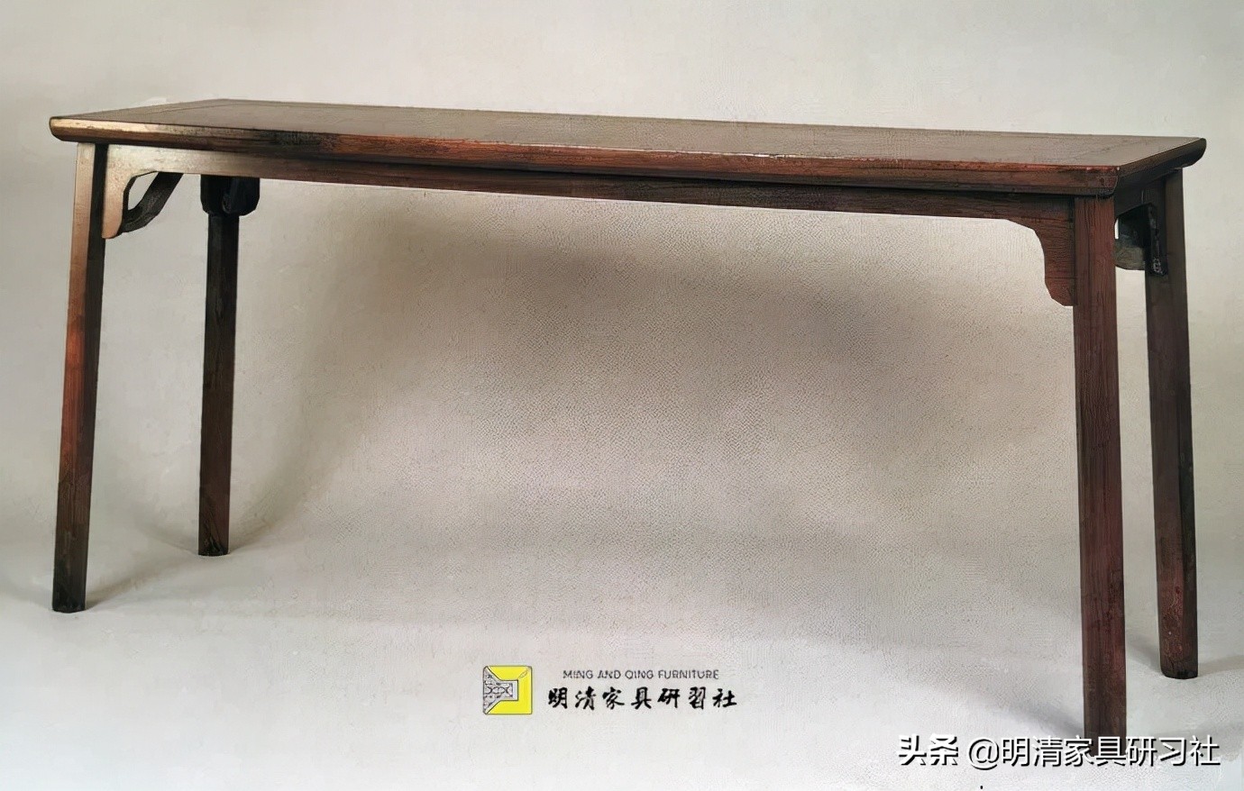 在书房里安安静静的看书,文人在书房做什么