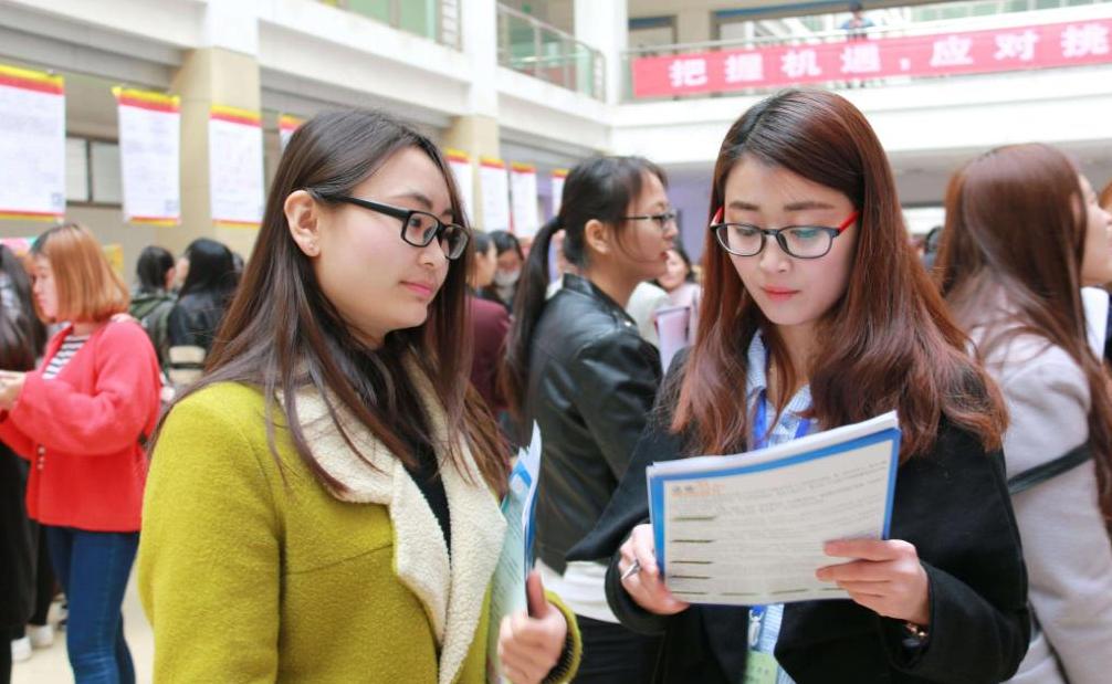 选调生晋升真有那么快吗,普通选调生和公务员哪个难度大