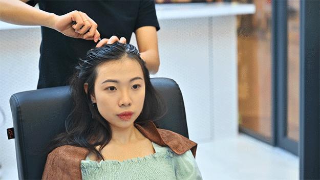 叹头部SPA！拒做人间“油”物，解锁防秃养发小妙招