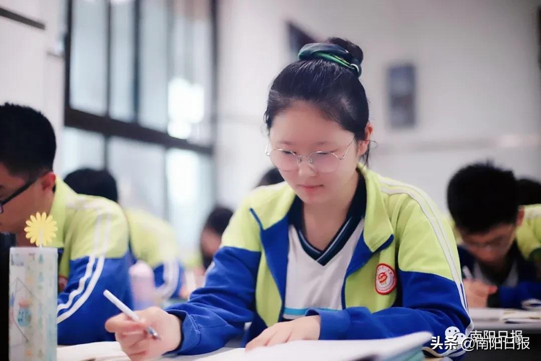 南阳油田第一中学2001级,南阳市油田第一中学评分