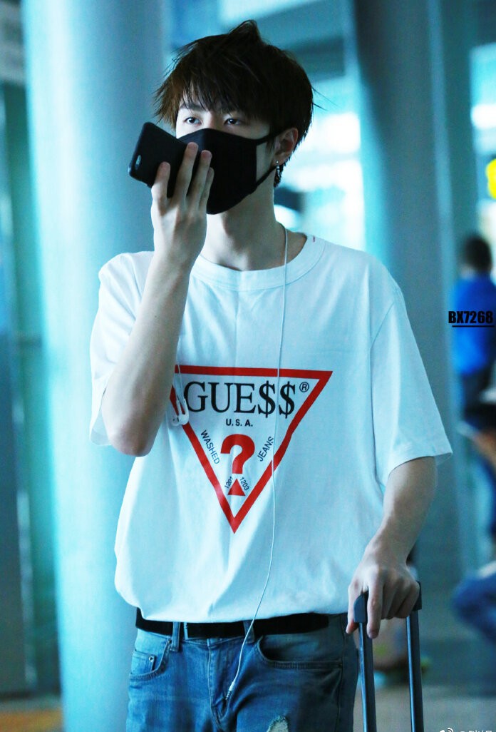 王一博*服私**穿搭来了！终于明白为什么他能成为顶级流量小鲜肉了