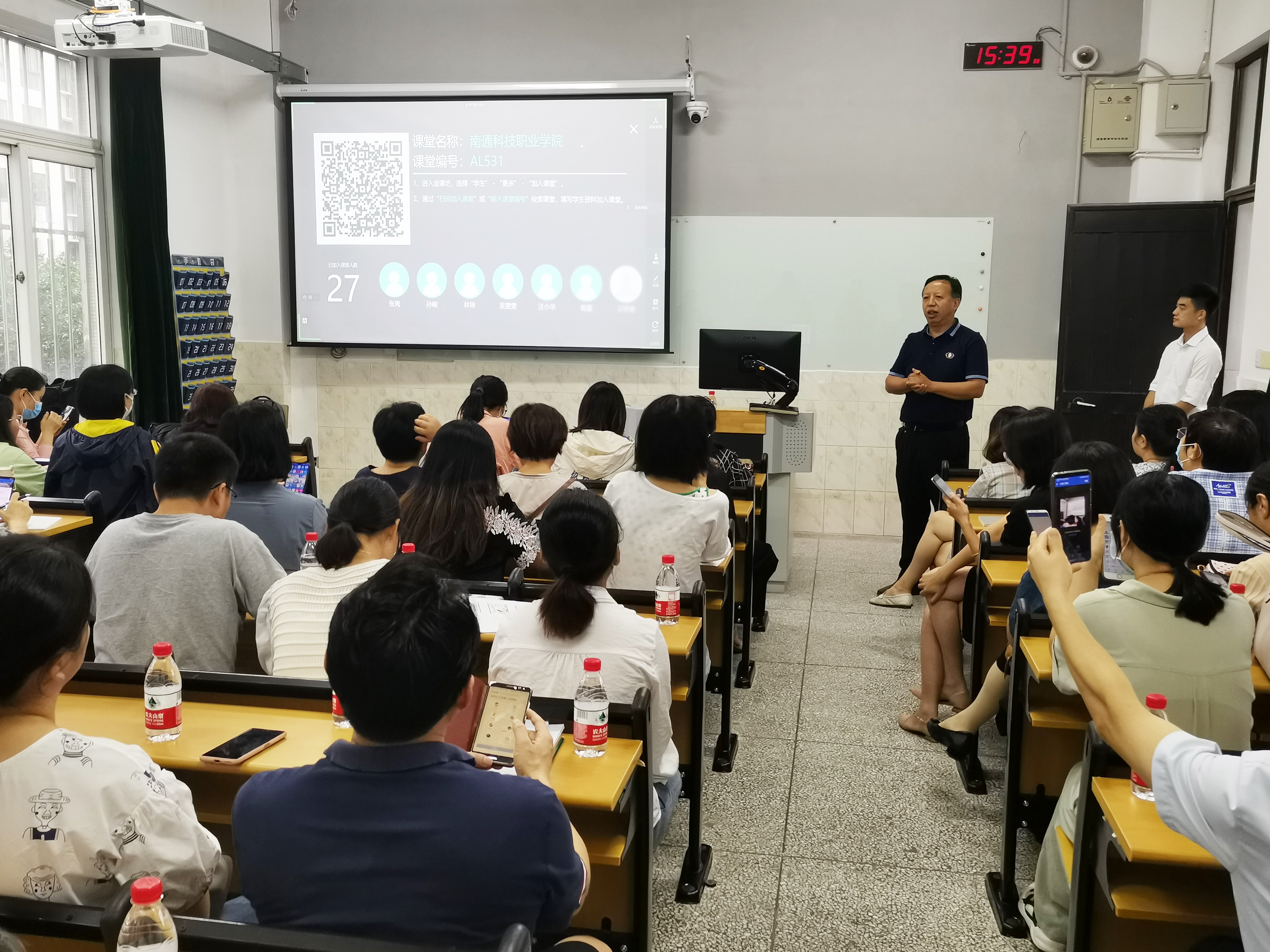 南通科技职业学院教学设施,南通科技职业学院直播实训基地