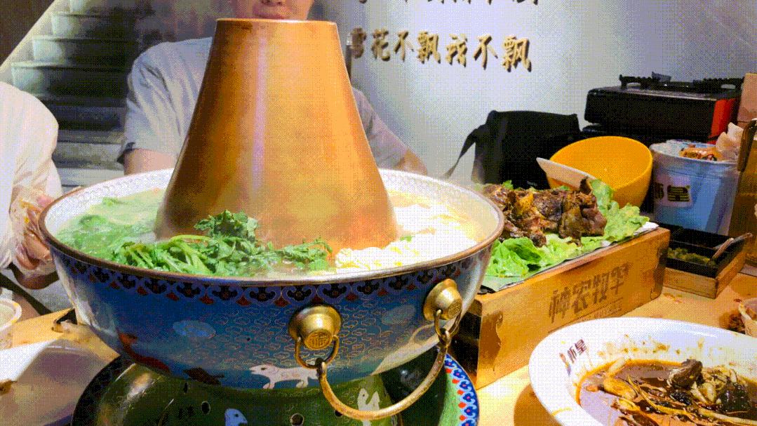 武汉吃烤全羊680元一只,沌口江湖烤全羊