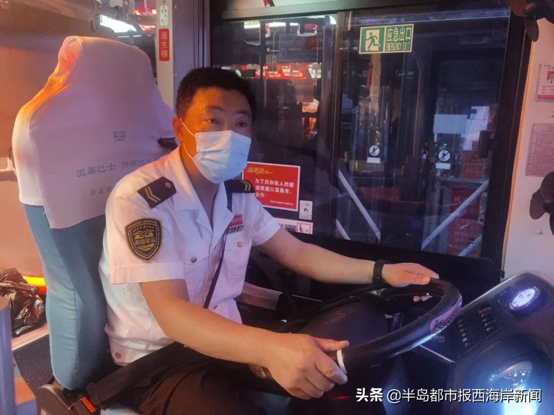 直击高考首日新区学子轻松赴考,直击千万学子奔赴高考考场