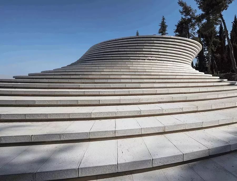 孤独的建筑物,孤独的建筑金湾