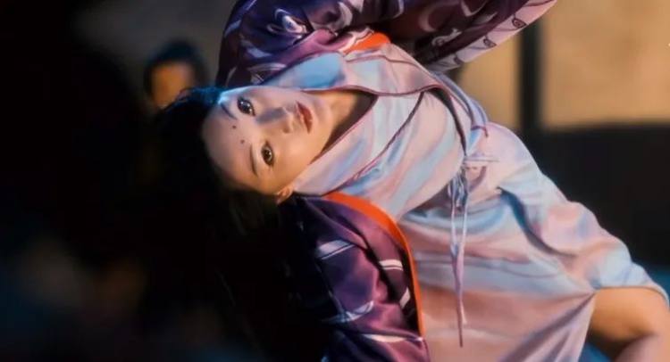 被迷住了！别总说白娘子了，这些美艳女妖，各个都撩