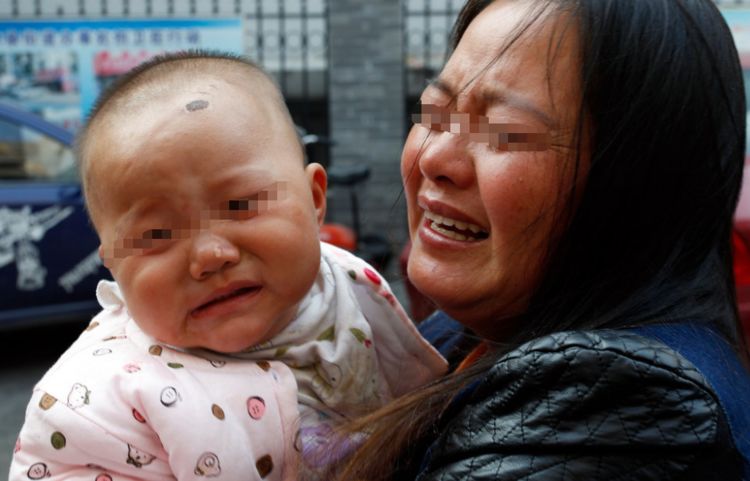 外婆带娃总是生气,外婆带娃很闹