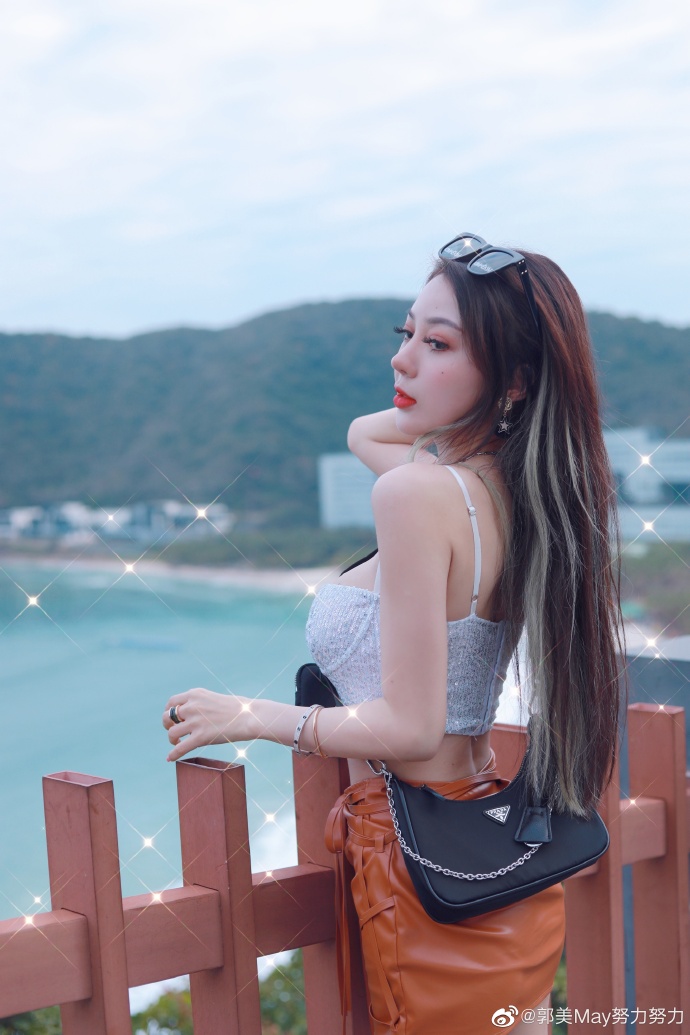 坐牢5年躺赚300万，郭美美的糜烂生活，扯掉多少网红的遮羞布