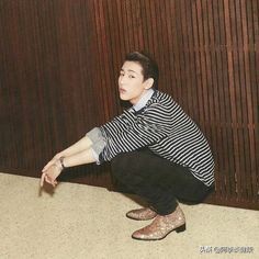 下蹲时膝盖要不要超出脚面,下蹲膝盖不能超过脚尖