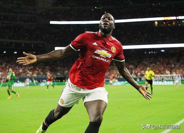 堪称“足坛奥尼尔”!英格兰前锋体重200斤,生涯进200多球