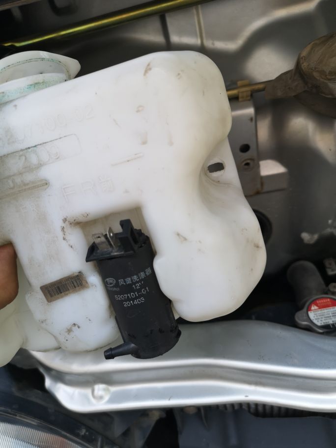 东风小康k02喷水壶电机卡死不转，继续维修