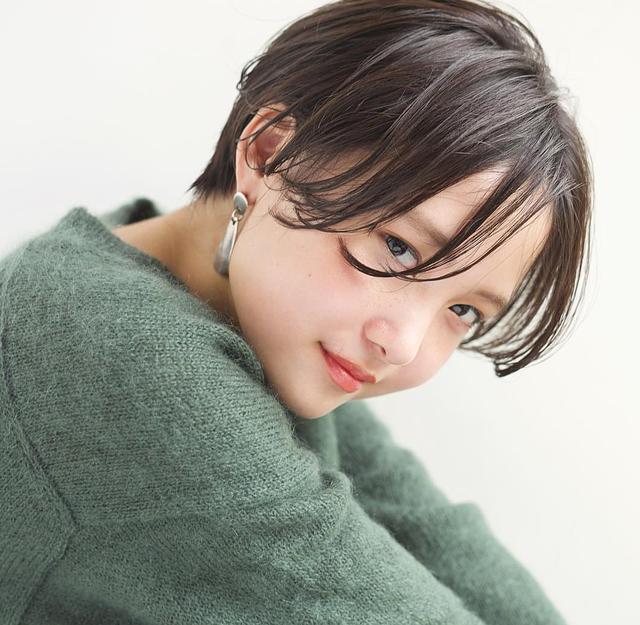 中分短发碎盖,中分碎短发怎么扎