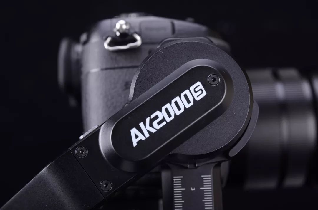 飞宇蝎子稳定器和大疆rsc2对比,飞宇的稳定器怎么样