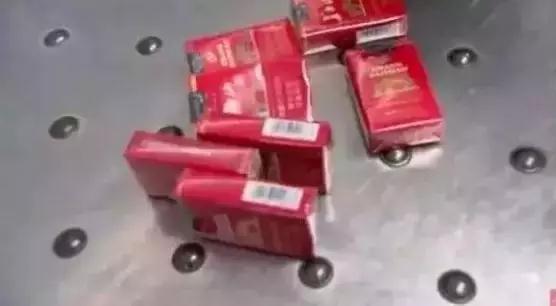 留学生海关被检查,萝卜丁口红过不了安检