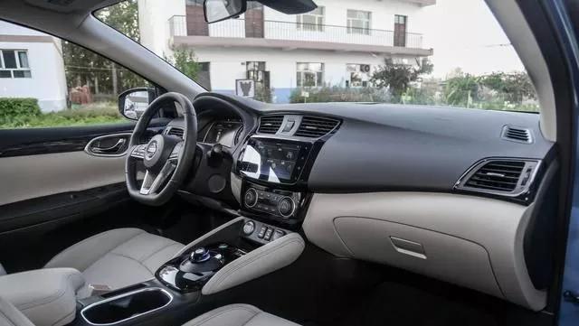 轩逸纯电动网约车,开网约车的小司机