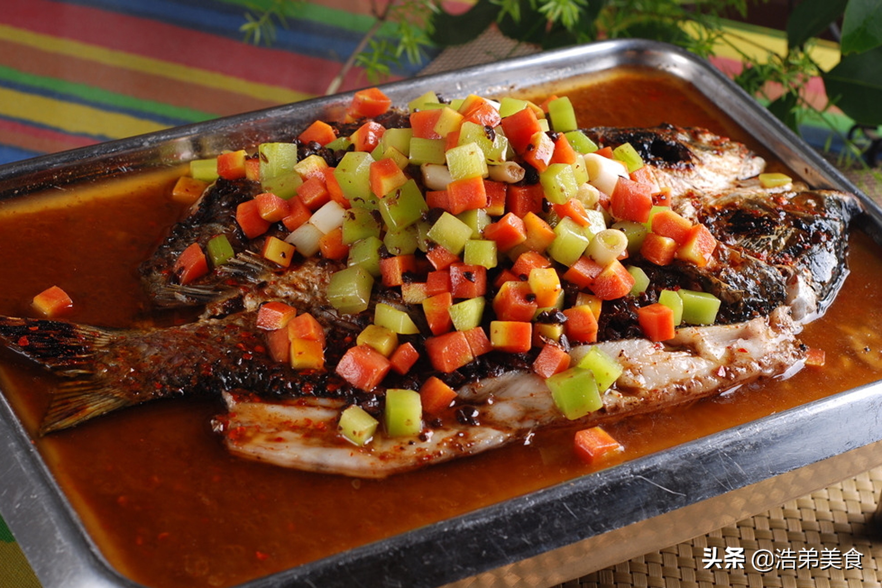 烤鱼店制作烤鱼全过程,厨师长秘制烤鱼配方分享