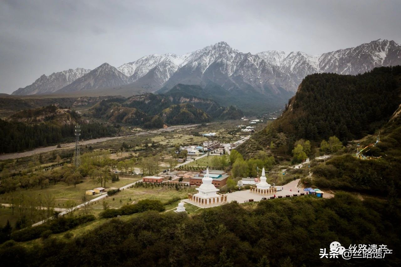 马蹄寺石窟群最大的洞窟,马蹄寺33天石窟内景色