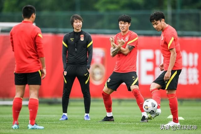 中国队18强抽签最新消息,中国队12强赛比分结果