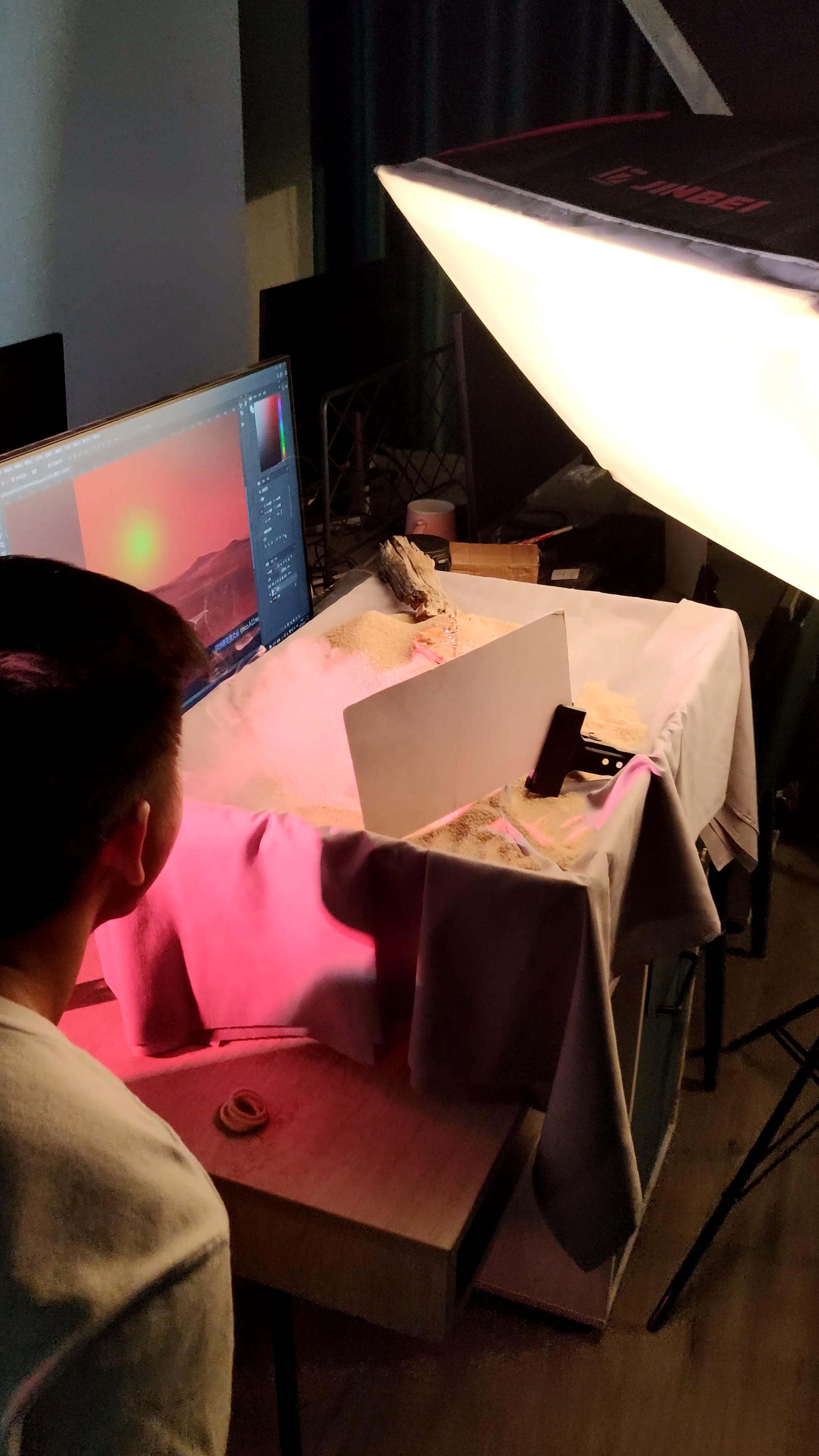 国外人为什么喜欢戴夸张戒指,外国明星都喜欢骷髅戒指