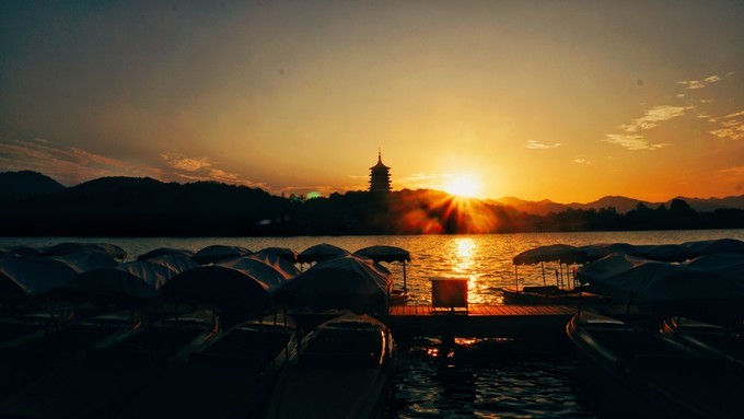 杭州西湖乌镇苏州南京上海攻略,天青色等烟雨乌镇旅游