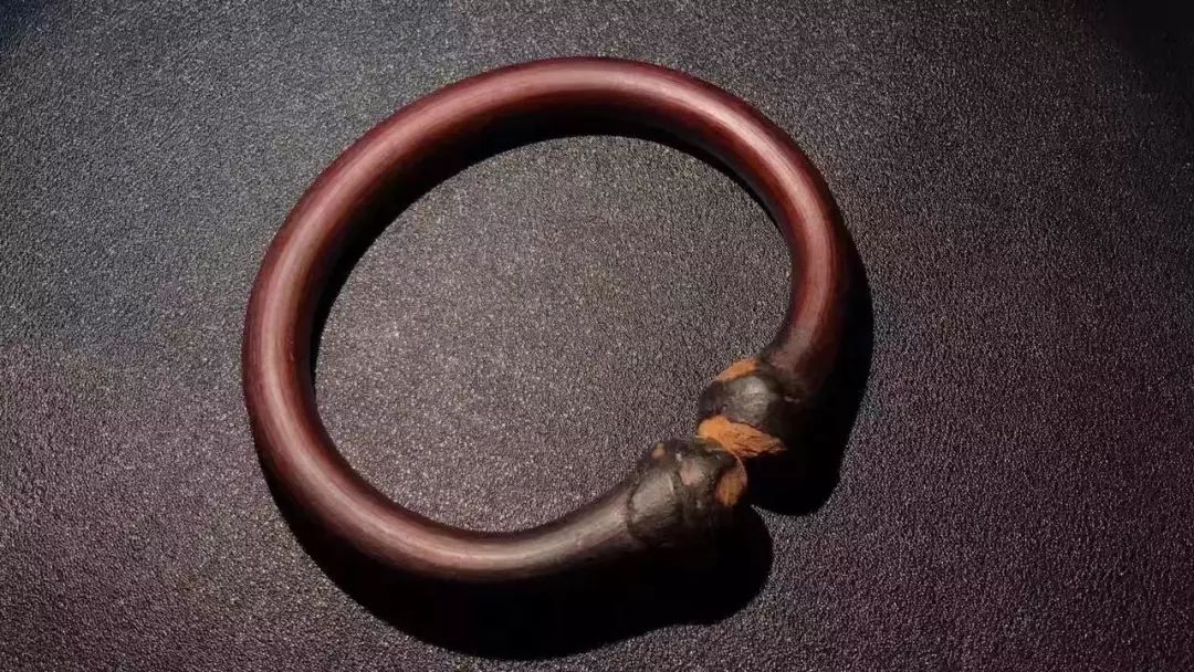 鸡血藤手镯是什么东西制作的,鸡血藤手镯用的是根部还是枝干