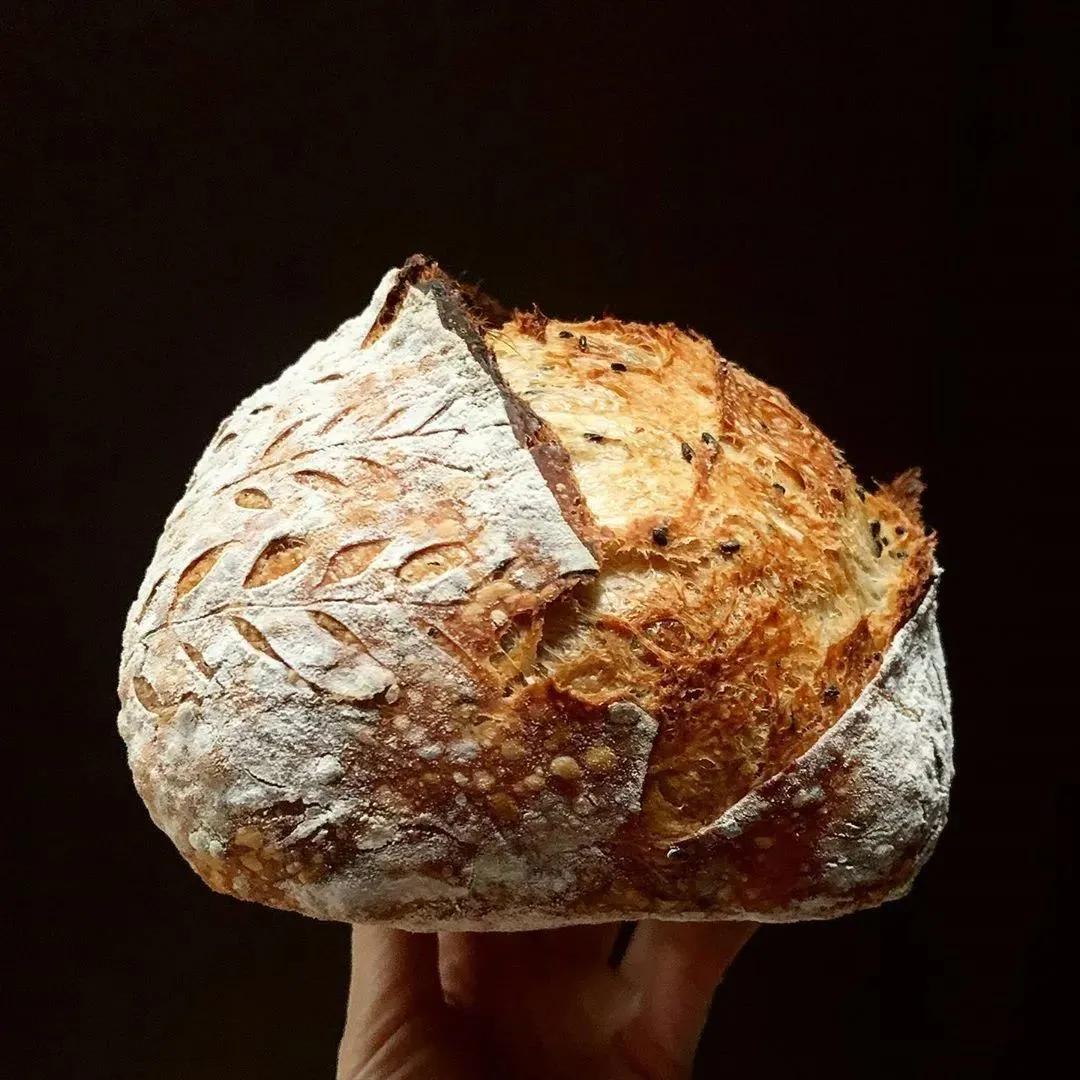 为什么面包最好不要加热,面包该凉吃还是热吃