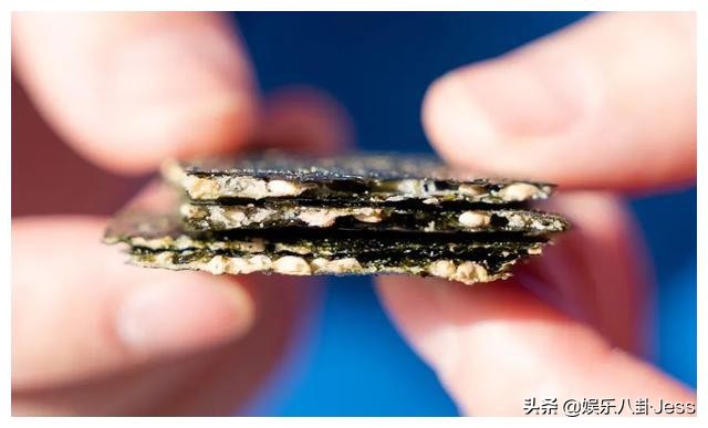 在李佳琦直播间买零食，是个划算的选择吗？