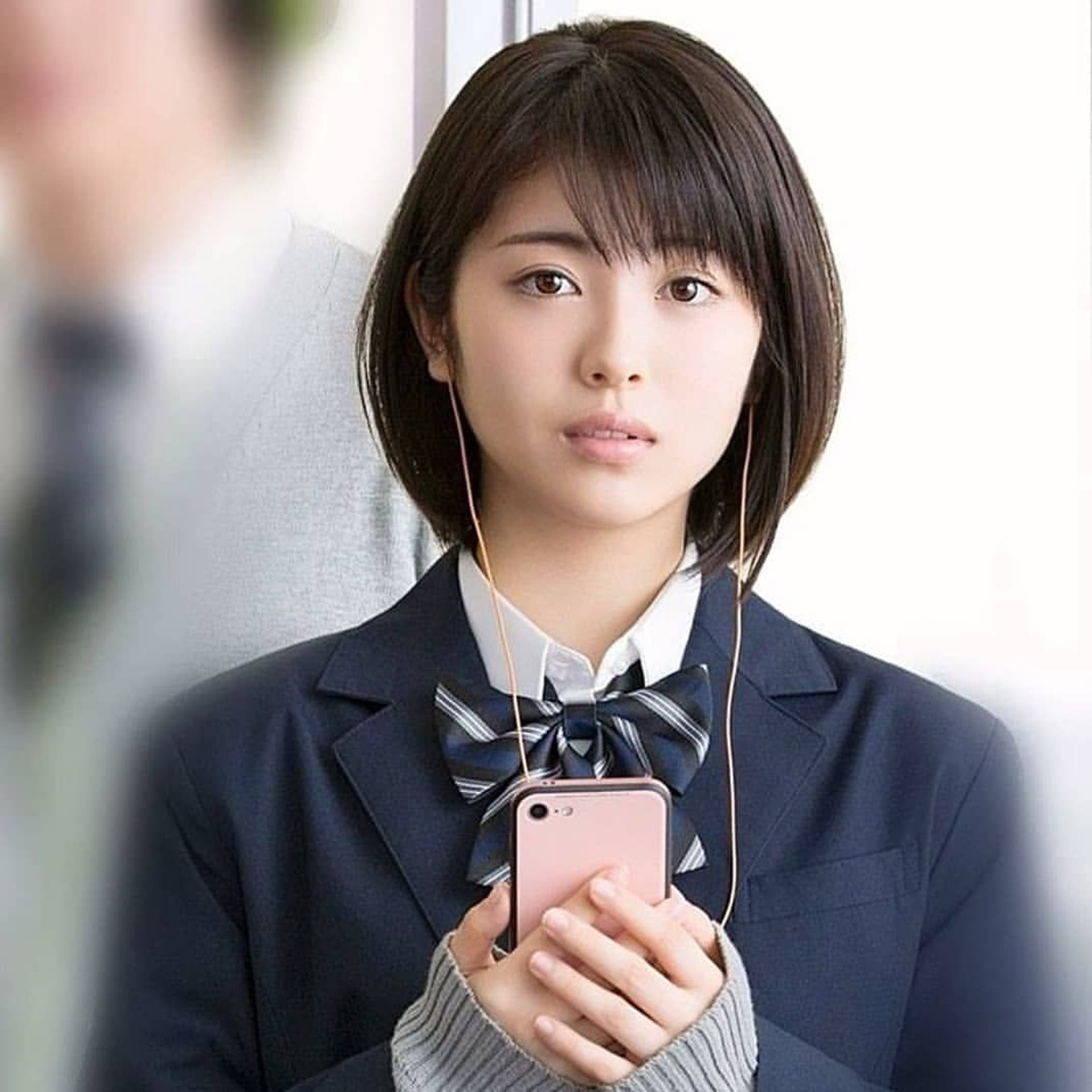 穿校服好看的日本女星 (日本最适合穿校服的女星走路霸气)