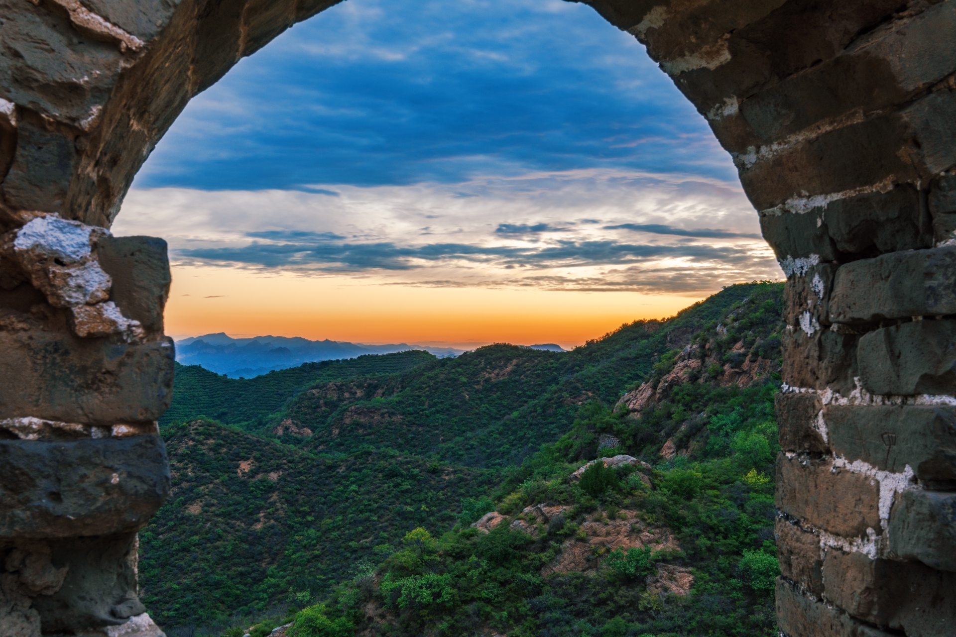 摄影构图方面的问题及解决方法,怎样点评摄影作品的构图