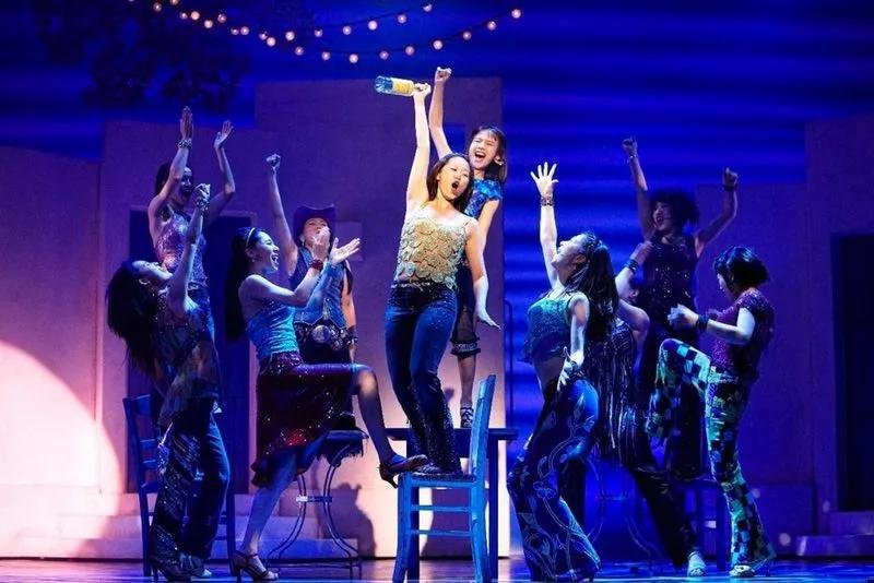 85岁还出新专辑，这个女人是我见过最牛逼的嬉皮士