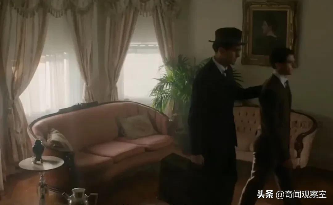 史上最强老王，妻子将情人藏进家中长达10年，丈夫却浑然不知