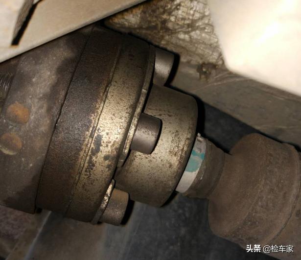 2万公里贬值80多万，45万买辆V8+6.4L的JEEP大切诺基SRT还值吗？