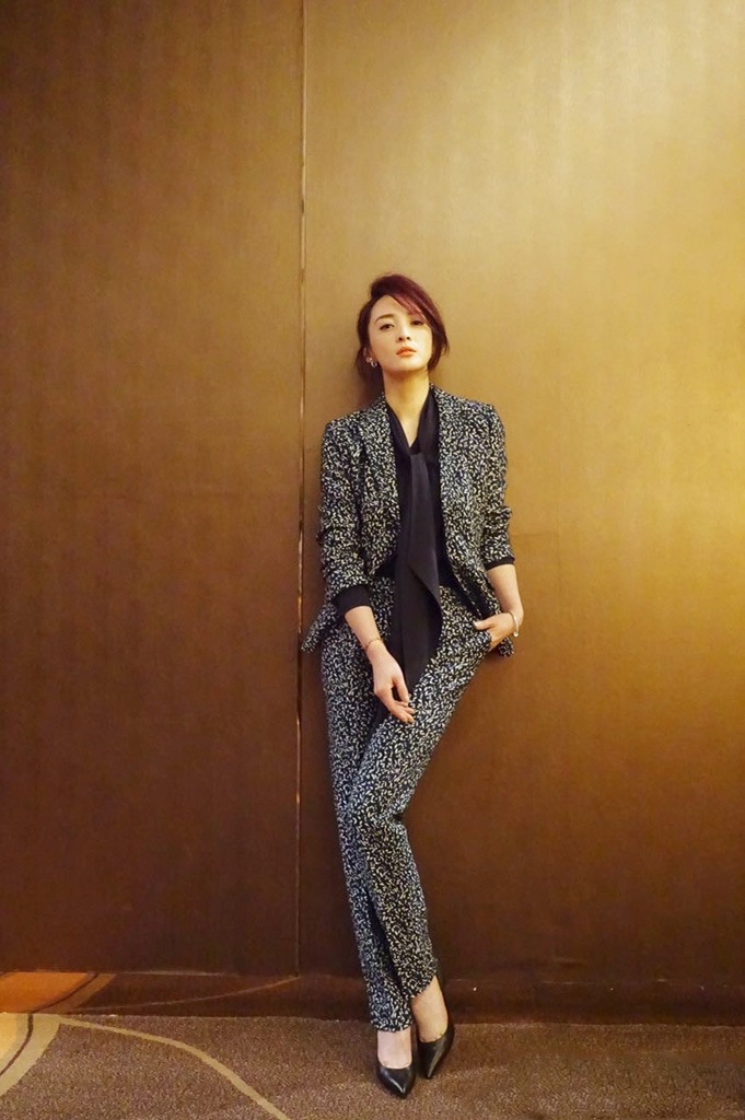 蒋勤勤45岁穿衣,46岁蒋勤勤穿搭