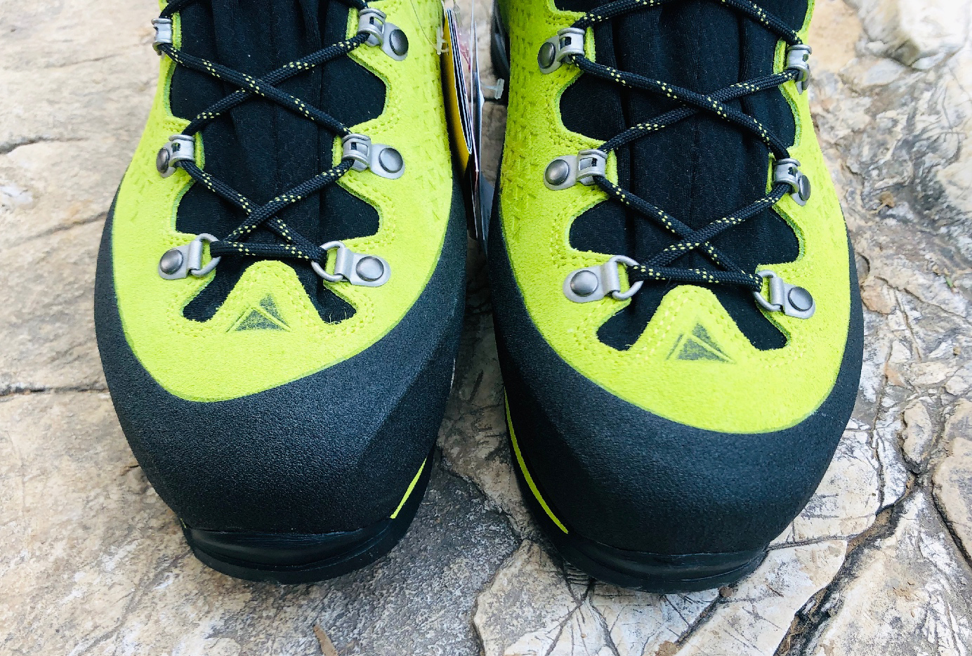 高帮登山鞋的缺点,lowa高帮登山鞋测评