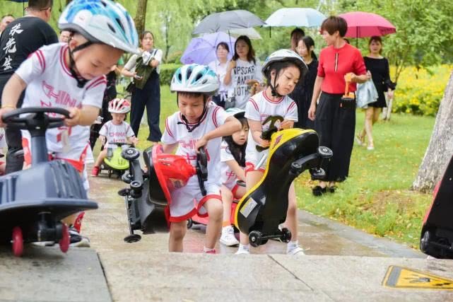 好娃娃儿童扭扭车,好娃娃扭扭车小朋友怎么骑