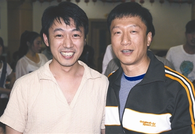 出道前是烤鸭店学徒，曾被误认是李毅吧吧主，凭“捡漏”一夜爆红