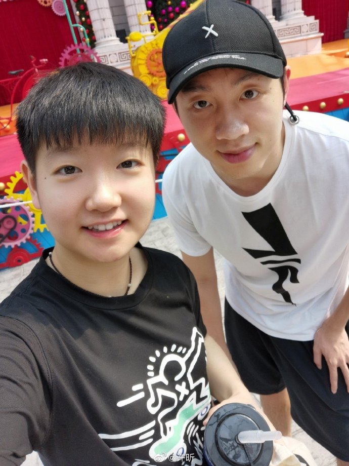 国乒丁宁樊振东,国乒樊振东丁宁