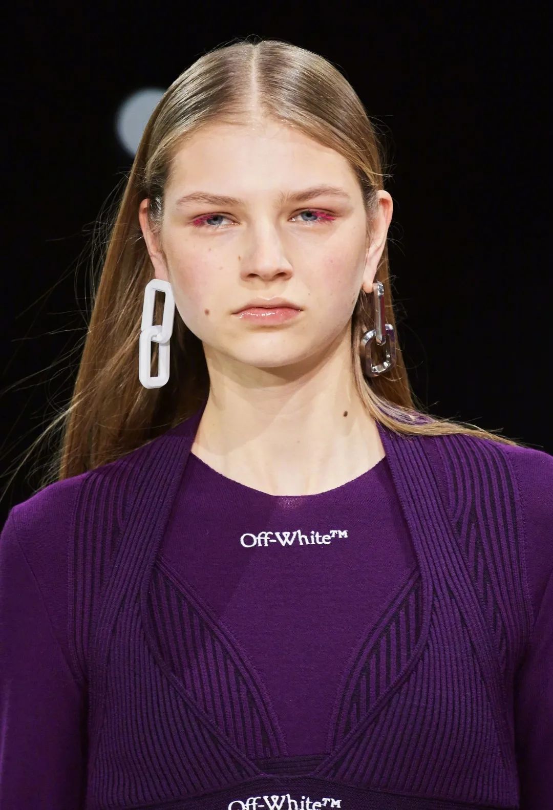 珍珠耳钉优雅永不过时,经典大方的耳钉