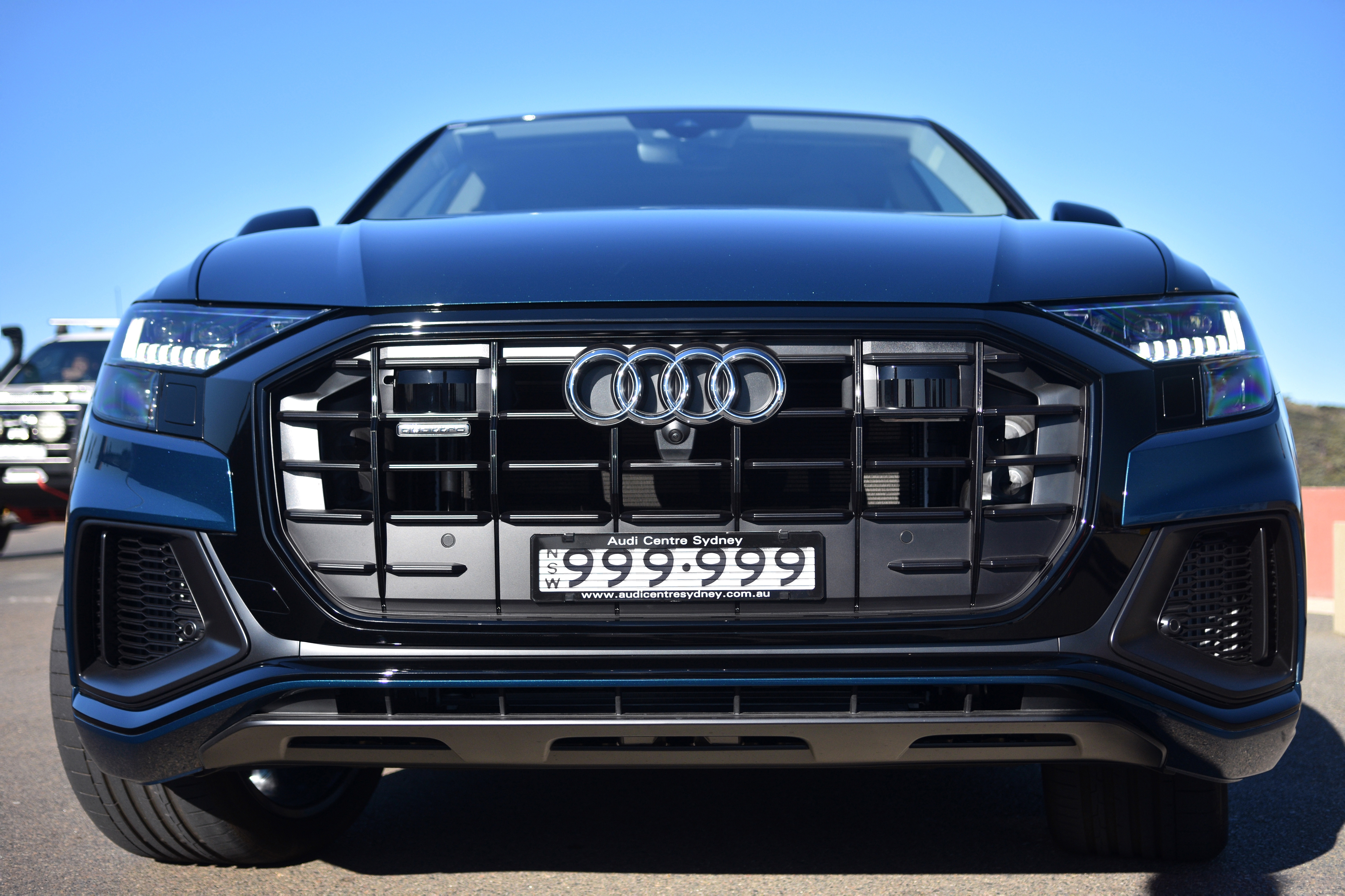 奥迪q8名场面,奥迪q855tfsi价格多少钱