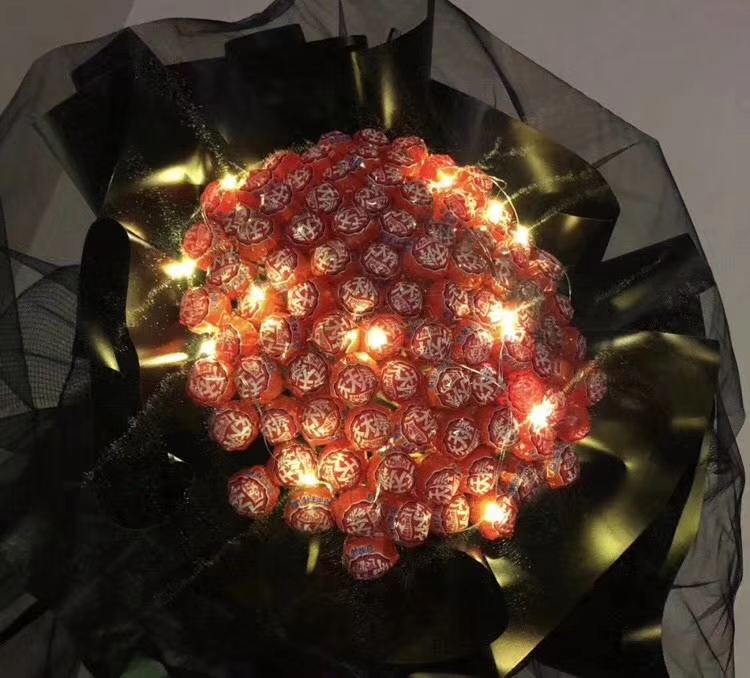 原来不是只有情人节才能收到礼物,从来没有收到过情人节的礼物