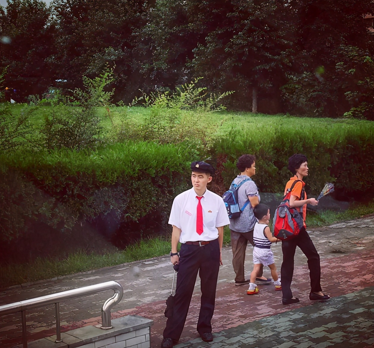 朝鲜观察，朝鲜大学生的生活现状是什么样的？