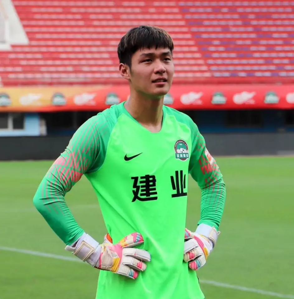 河南建业的1号球员既有实力又很帅,新赛季球队一定会给机会
