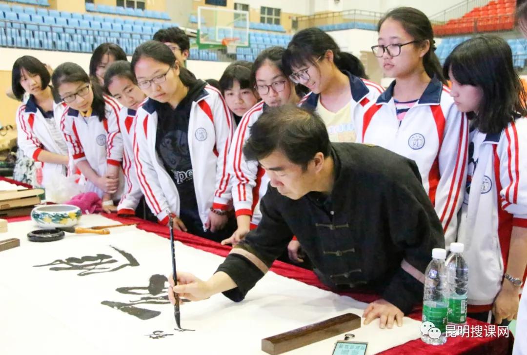 昆明第十中学白塔校区初一,昆明中学实力排名前十名