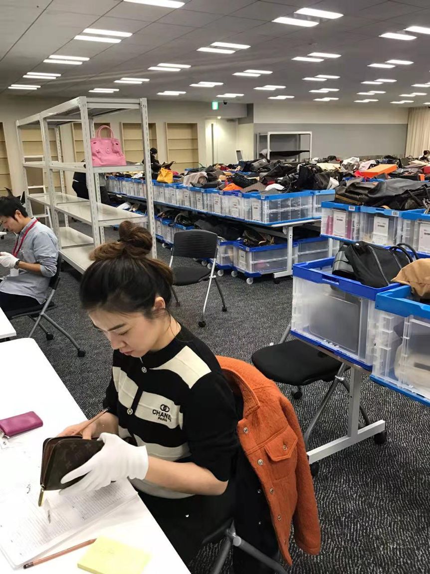 日本中古包拍卖会真实价格,日本中古奢侈品拍卖会现场