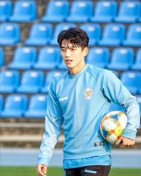 韩国足球帅哥郑胜元视频,韩国运动员郑胜元踢球视频