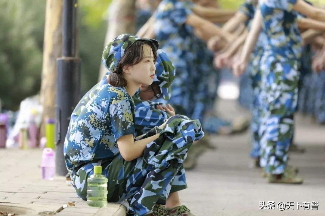 真正的军事训练跟军训有区别吗,中国军训是为了什么全民皆兵